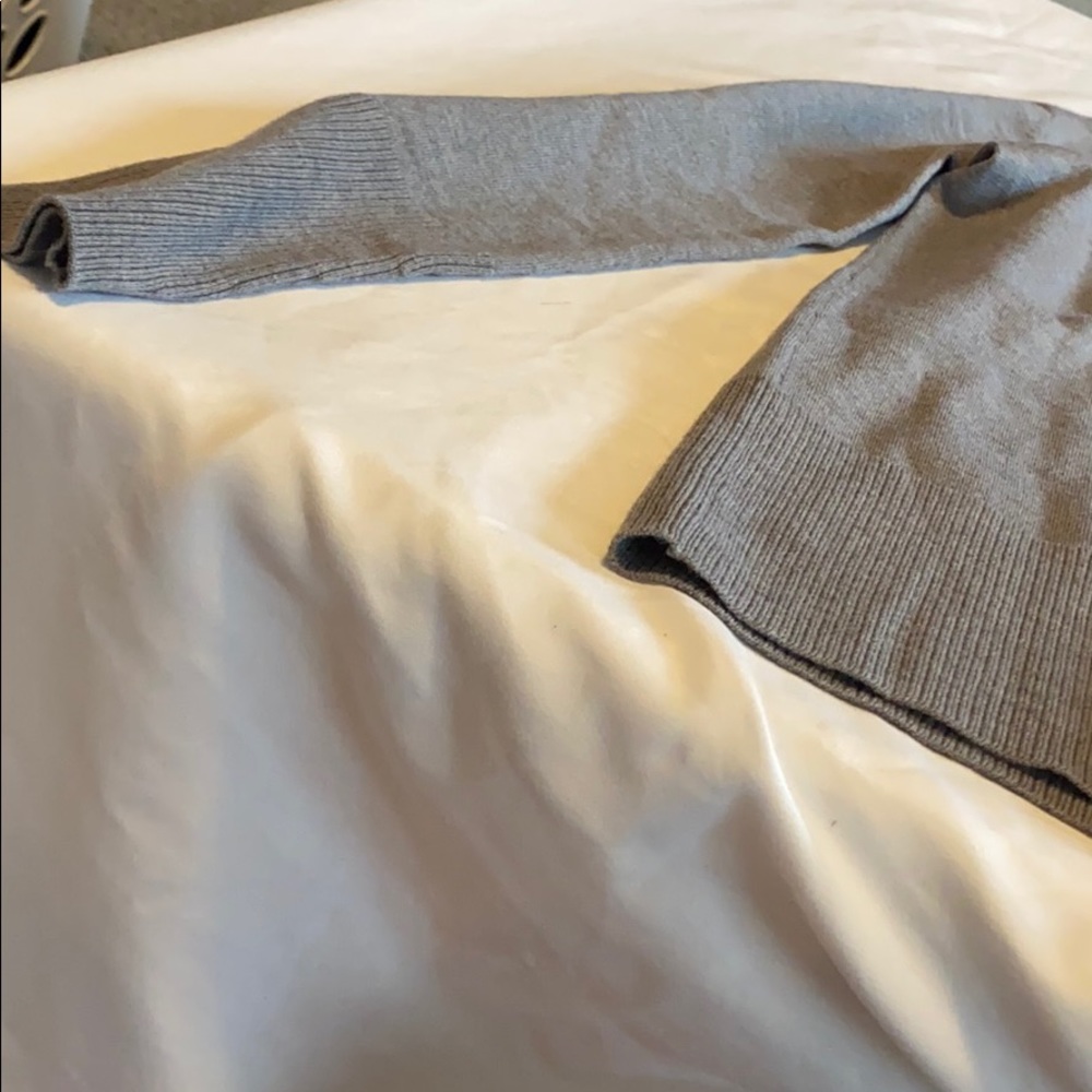 Grey sweater - Picture 2 of 7